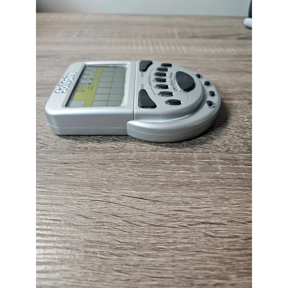 Handheld Electronic Solitaire Game Silver Portable‎ Retro LCD Travel Card Game